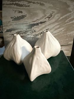 Weird & Wonderful Set of 3 Organic Garlic Bisque White Ceramic Shape Bud Vases Matte white ceramic bud vases are in a set of three. Each vase has an