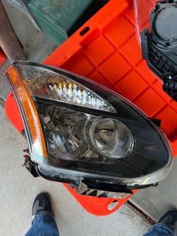 Nissan Rogue Headlights