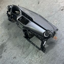 (257) 18-19 Nissan Kicks Dash Panel 2018 2019