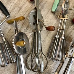 Vintage Hand Cranked Egg Beaters (5 Pieces)