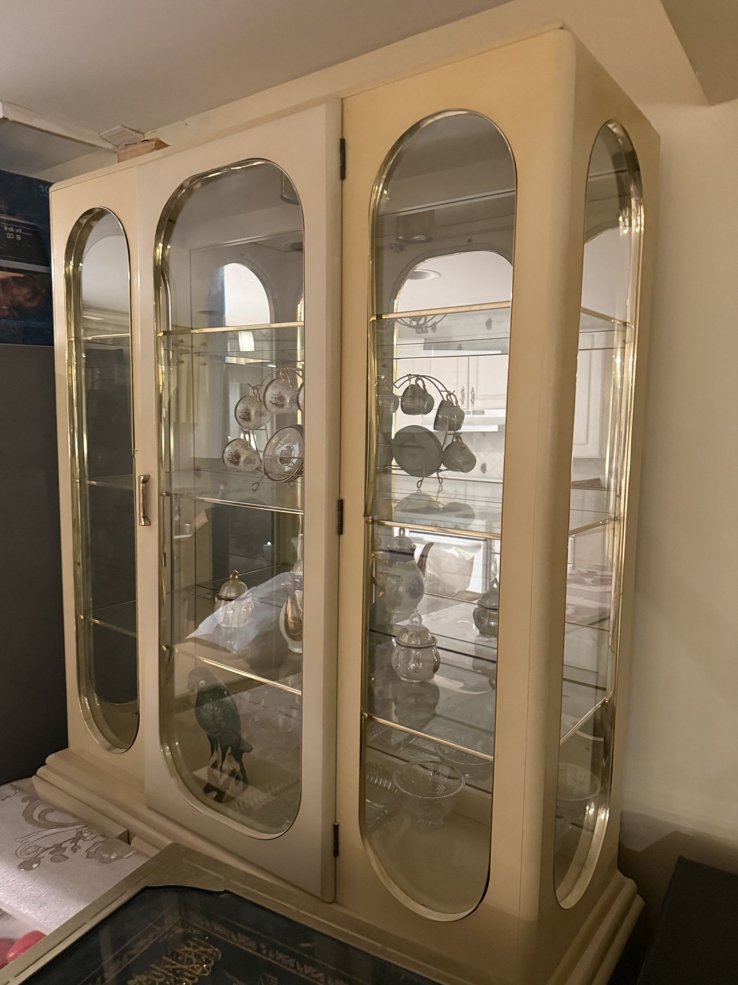 Elegant Vintage China Cabinet – Glass Display Hutch – Pickup Only