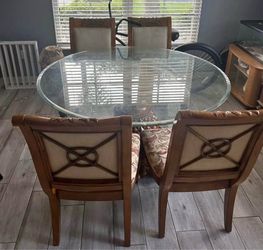 Round Glass Top Dining Table with 4 Chairs