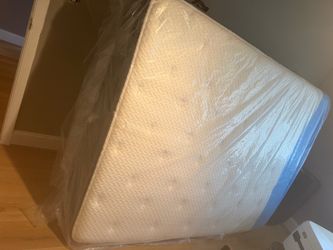Queen Mattress & Base Board
