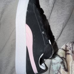 Brand new women’s  pumas