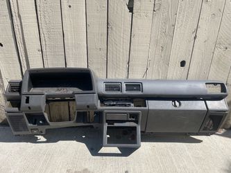 Toyota dashboard with no cracks and it's not a dashboard cover asking $580