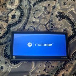 Motorola MotoNav TN20 GPS Navigation System w/ Car Mount Base