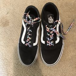 Vans off the wall ward classic woman’s shoes size 9