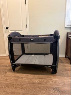 Graco Quick Connect Pack n Play with newborn changing table, storage bag, and portable seat