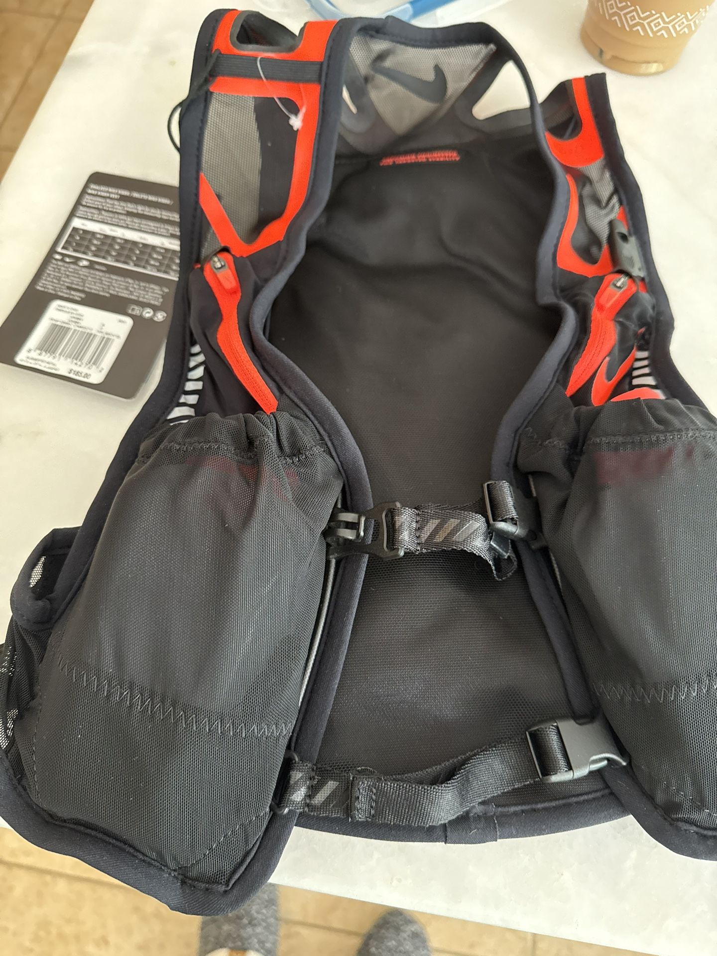 Nike Kiger Trail Running Vest in size small