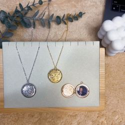 Round Pattern Locket Necklace