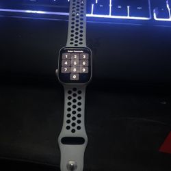 Nike SE Apple Watch 44MM