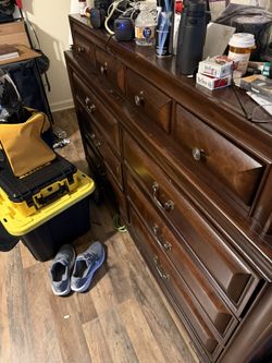 Dresser