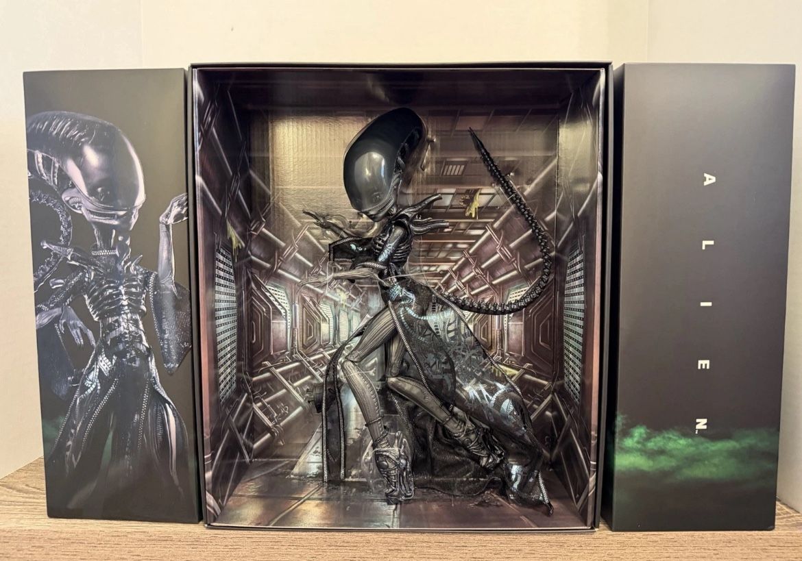 Monster High Skullector Xenomorph Alien Collector's Doll