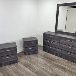 Dresser , Mirror And 2 Nightstands - Cómoda, Espejo Y 2 Mesitas De Noche 