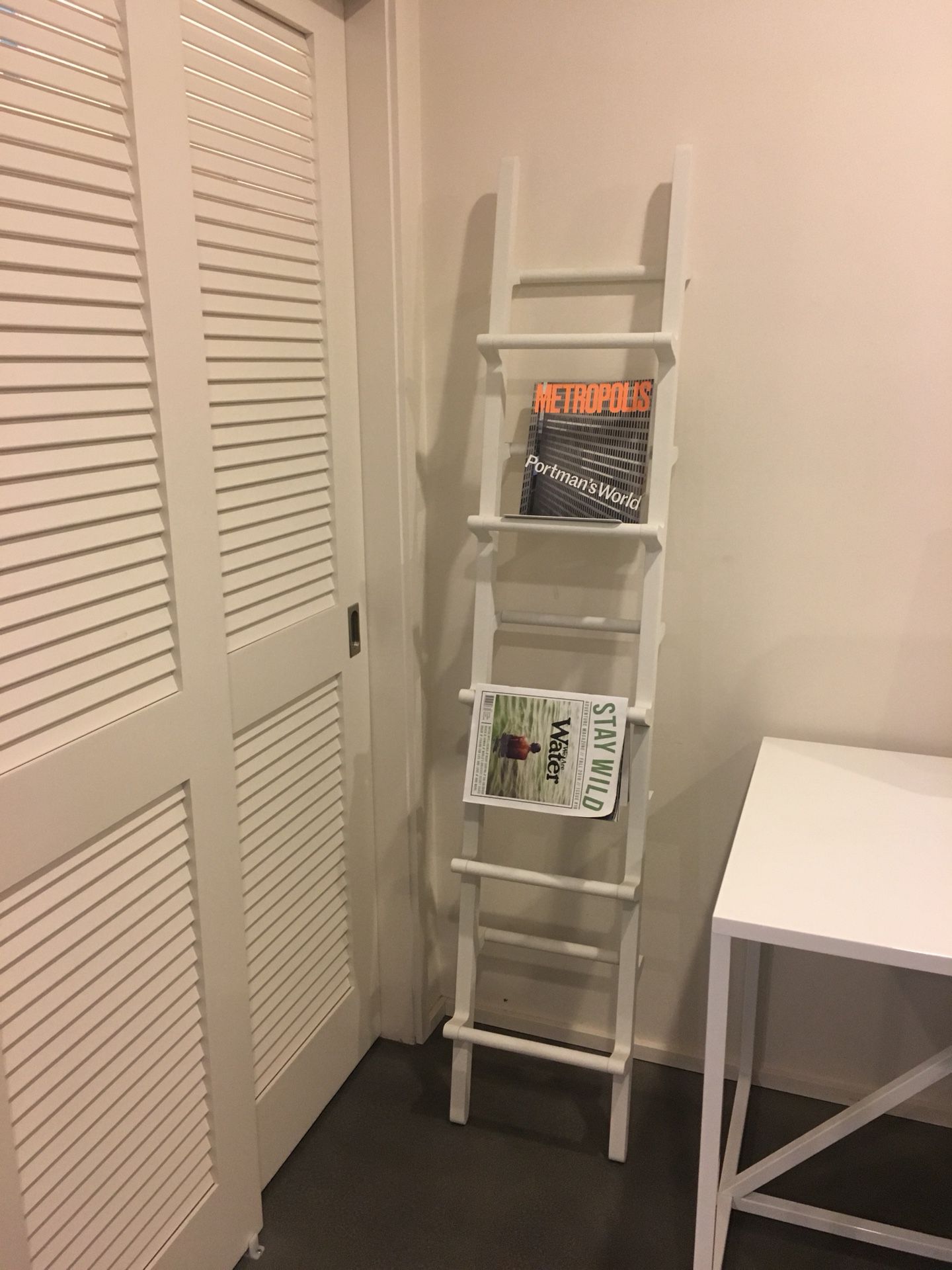 Hem magazine rack