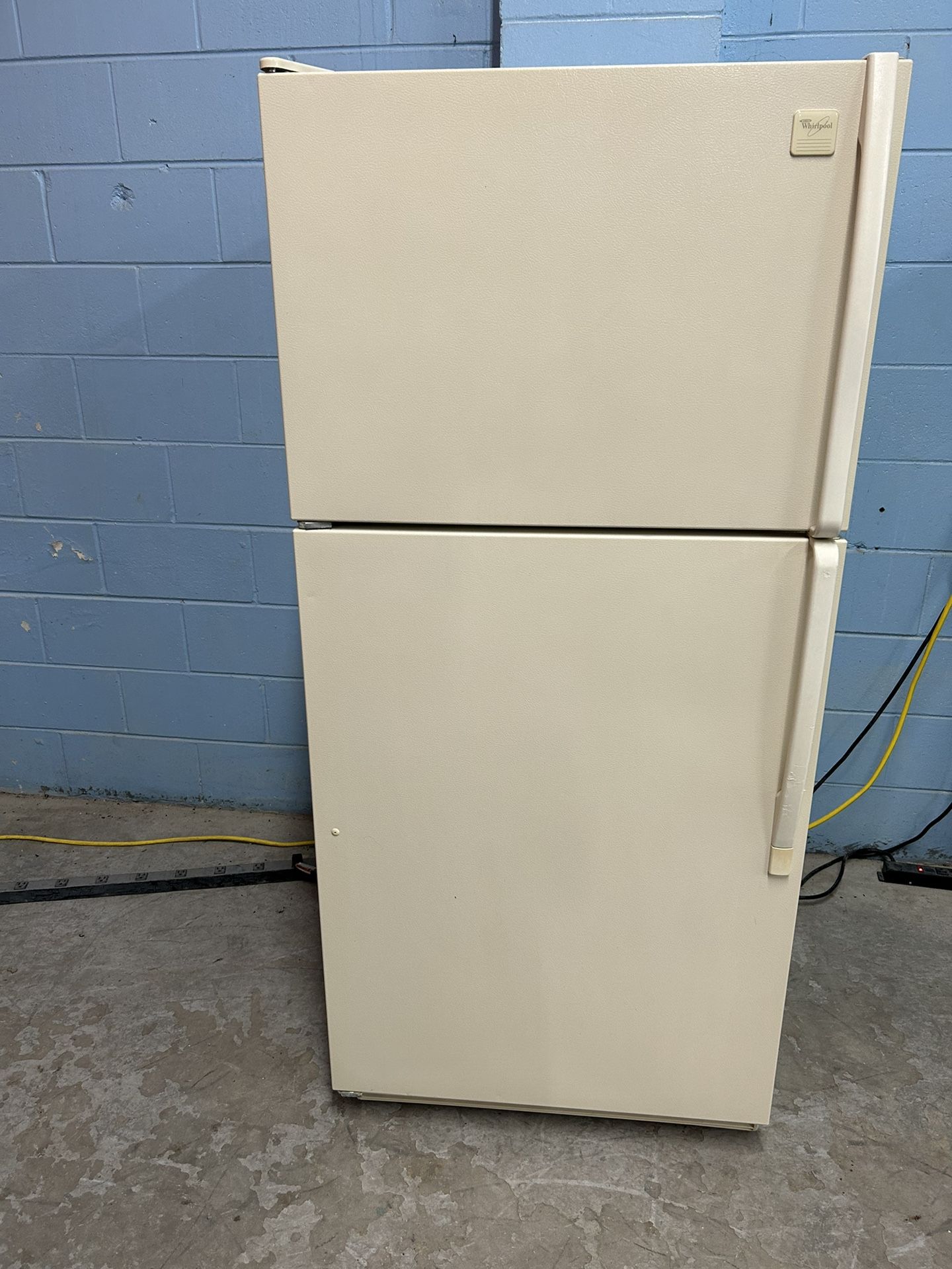 18 Cubic Foot Top Freezer Refrigerator
