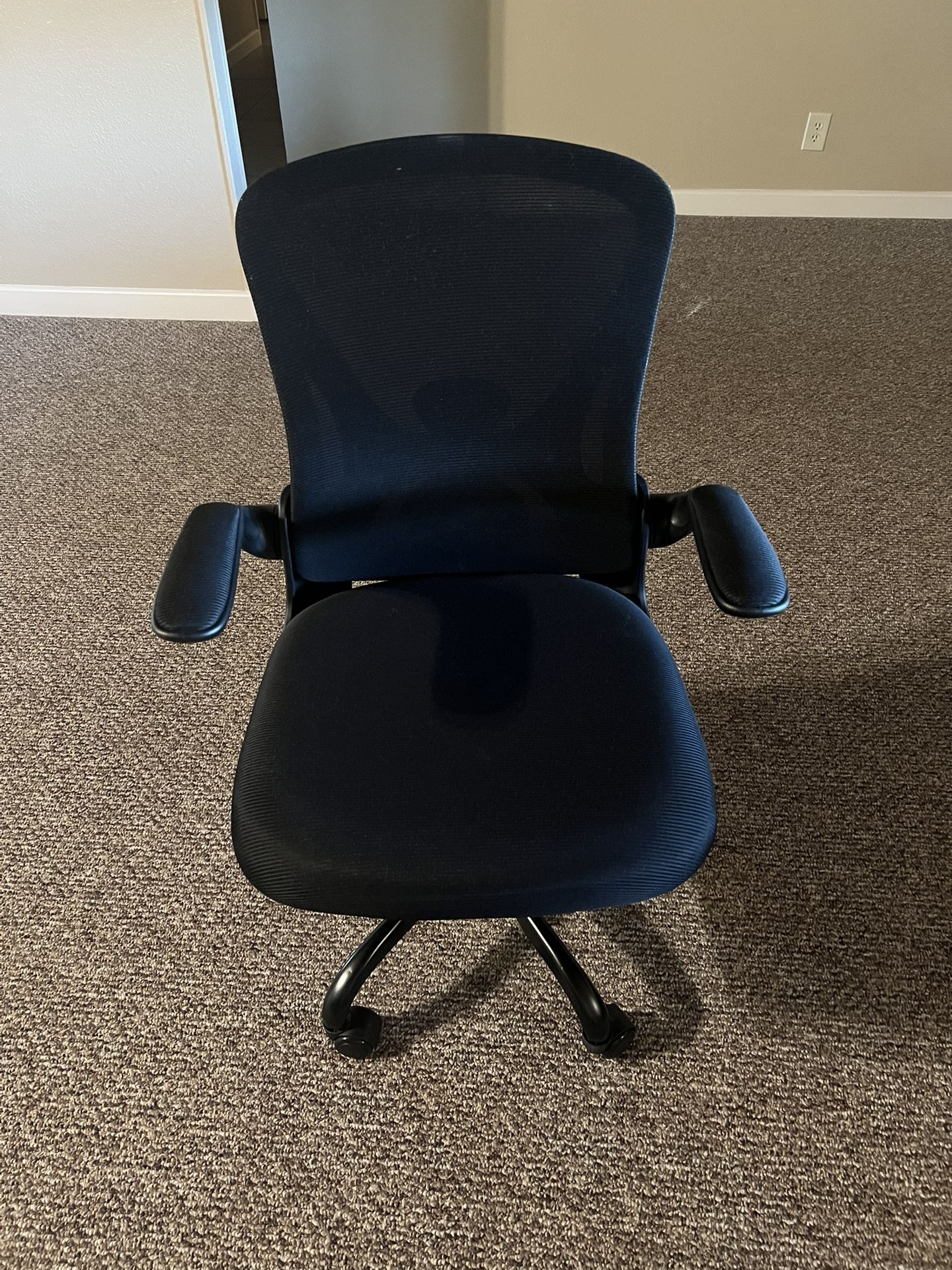 New: Sytas Ergonomic Desk Chair