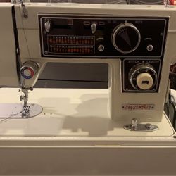 Dressmaker S-3000 Precision Sewing machine (Deluxe ZigZag)