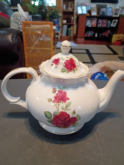 Royal Patrician Teapot 
