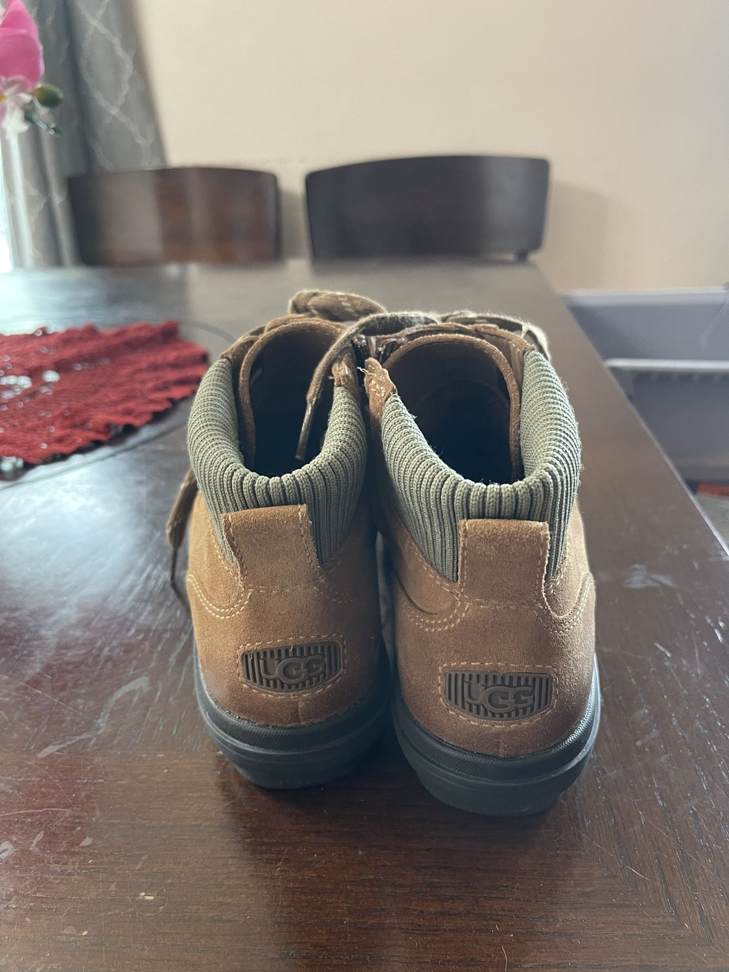 UGG BOOTS