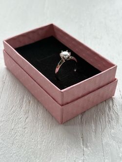 VVS1 Moissanite Engangment Ring