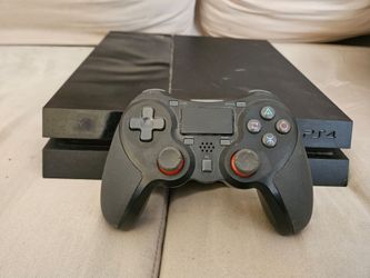 Sony PS4 (500 GB) and games