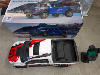 ​Traction Hobby 1/8 Scale Ford F150 Raptor RC Truck