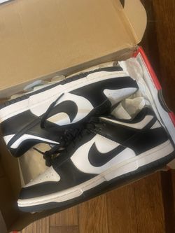 Womens Nikes Size 8.5