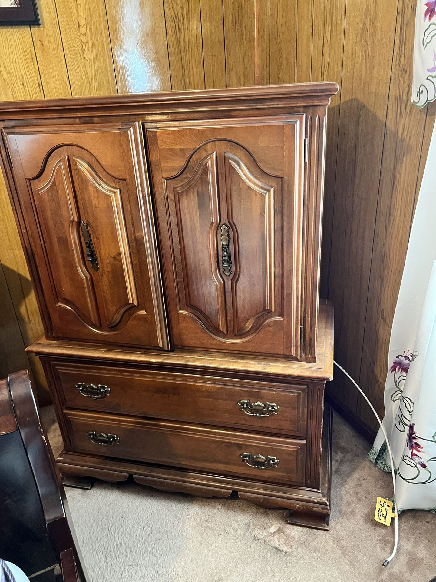 Solid Wood Bedroom Hutch