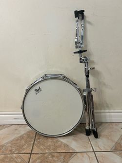 Pearl chrome snare drum with stand