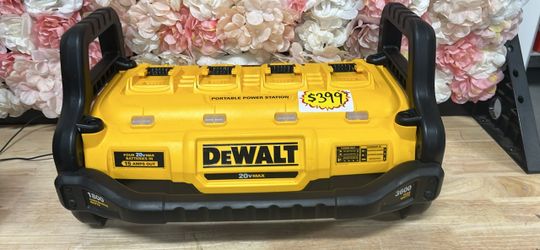DEWALT 1800 Watt Portable Power Station and 20V/60V MAX Lithium-Ion Battery Charger