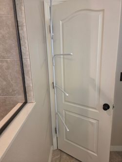 Hinge-It Clutterbuster Valet Family Towel Bar, White