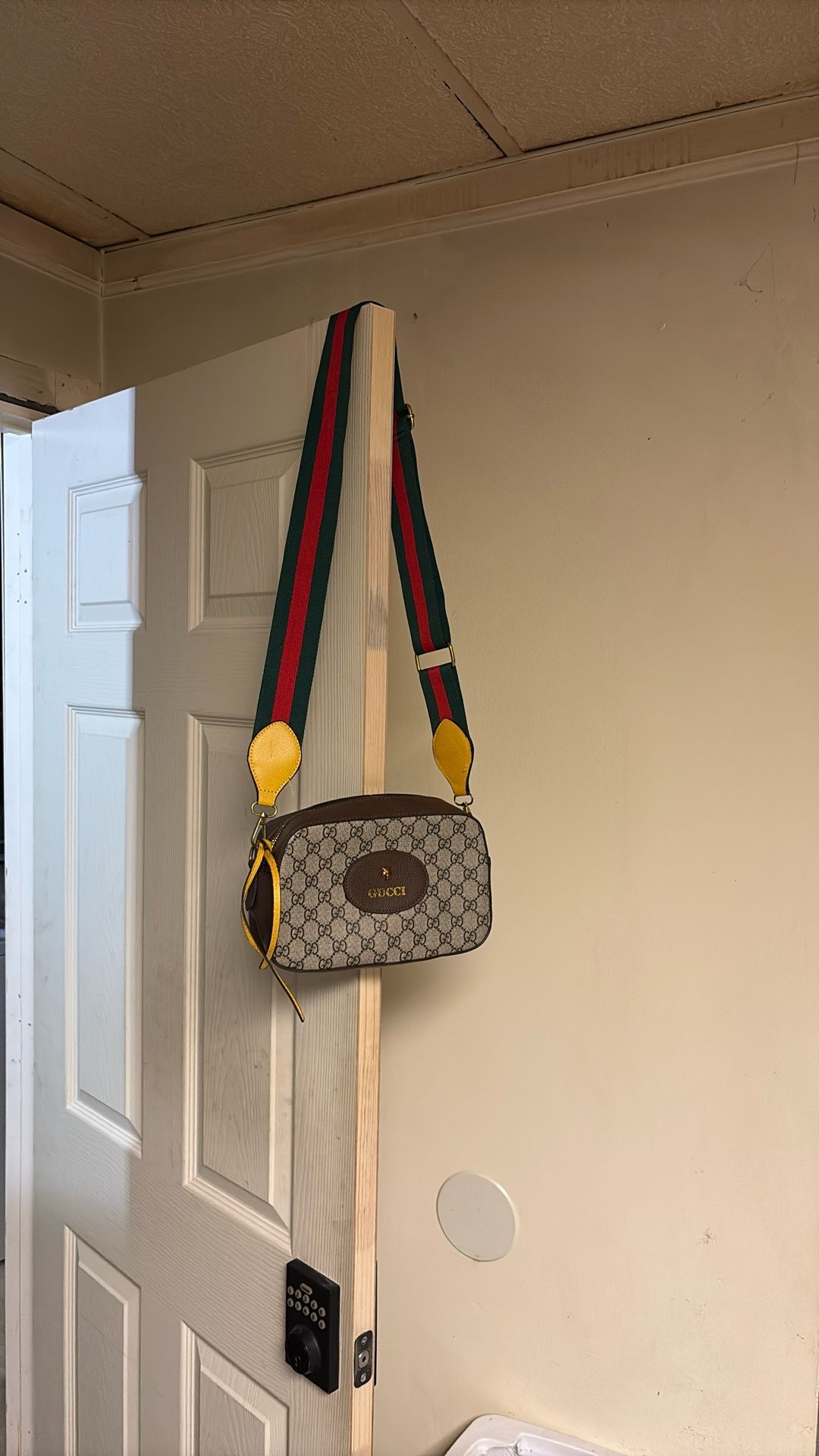 Gucci Neo Vintage GG Supreme Messenger Bag