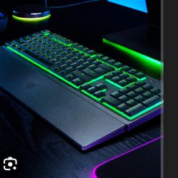 Brand NEW In Box Razor Ornata V3x Gaming Keyboard 