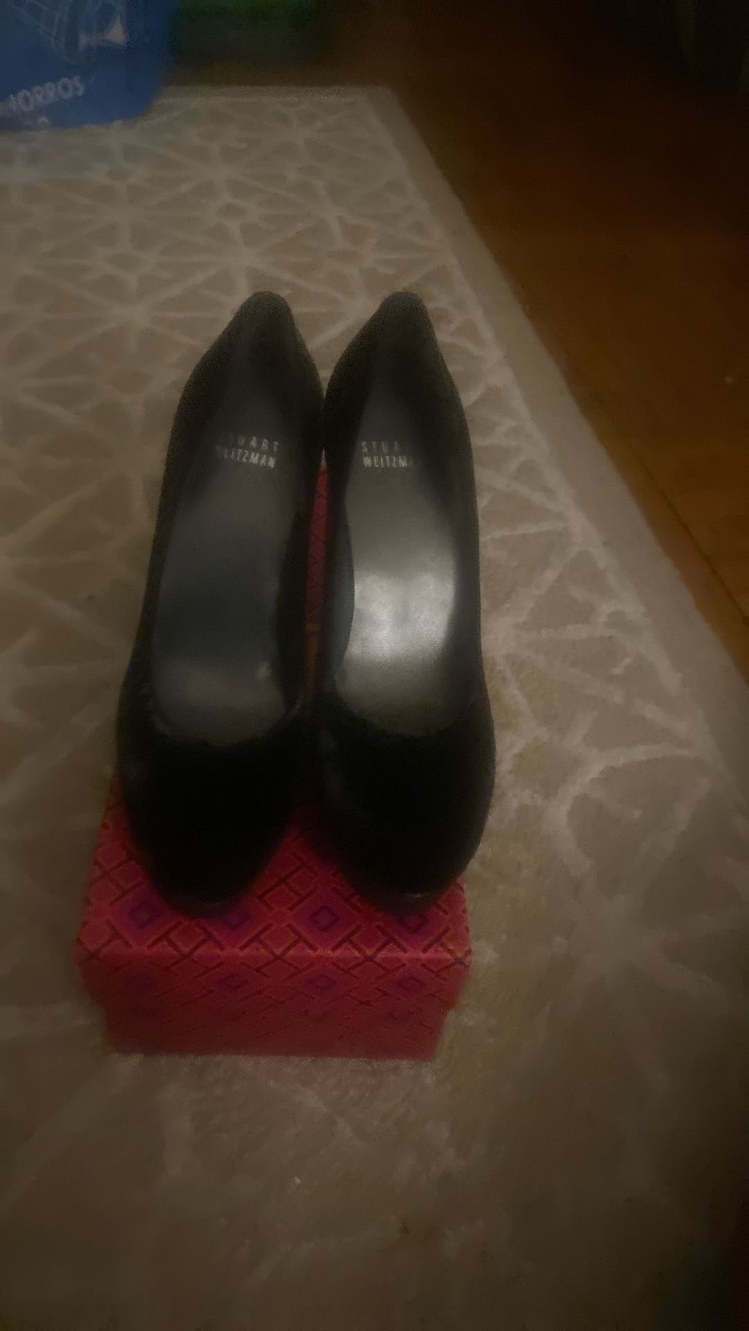 Stuart Wiseman size 5 women use