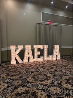 Marquee letters