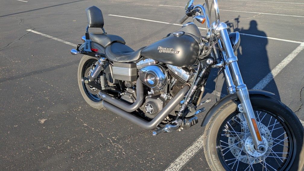 2011 Harley Davidson FXDB Street Bob!!