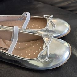 Girl's Shoes, size 4