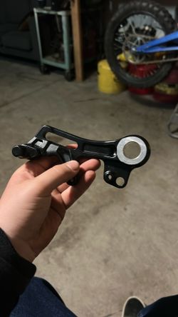 Ultra Bee Bracket