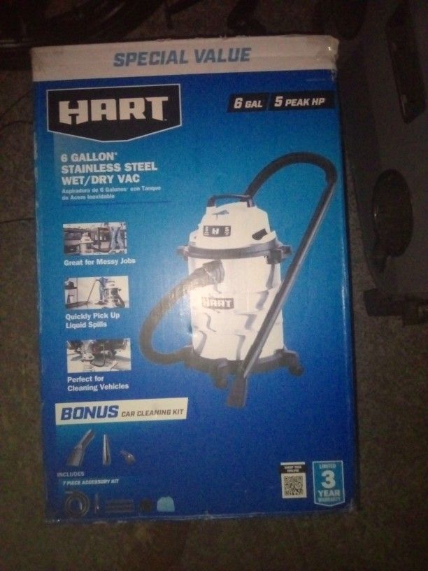 Hart wet/Dry Vac With car Cleaning Kit!!!