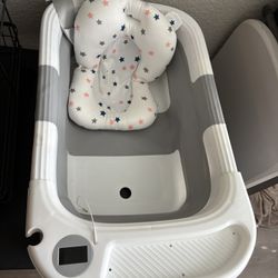 Baby Bathtub with Newborn Support & Temperature Display