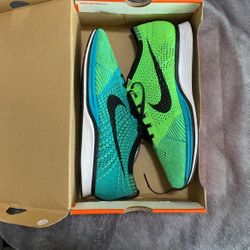 Nike Flyknit Racer Size 10.5