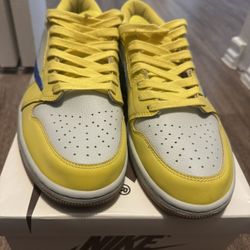 Travis Scott Jordan 1 Low Canary Size 10