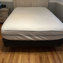 Queen Mattress, Foundation & Bed Frame