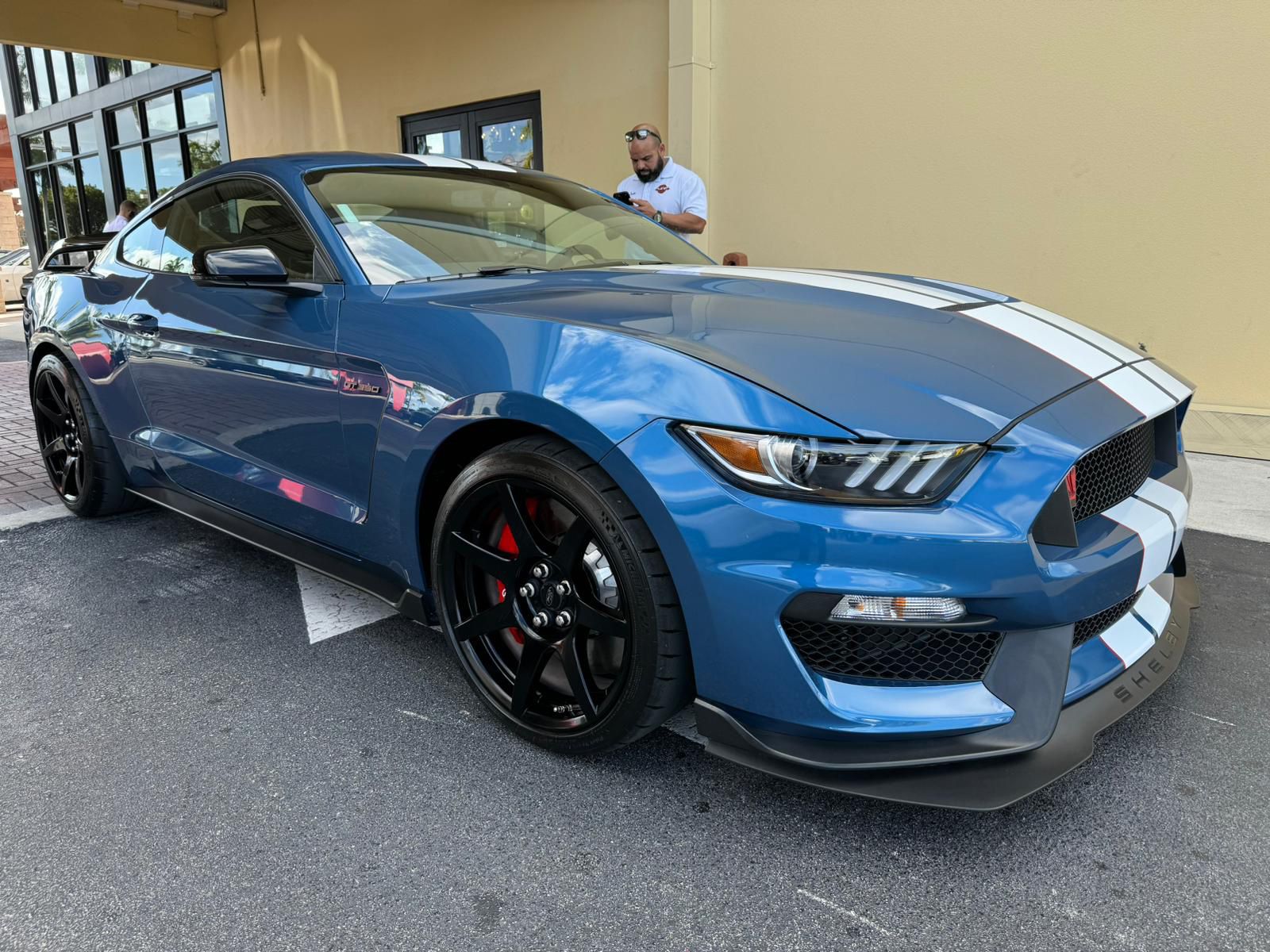 Ford mustang Shelby GT350R (only 1700 Miles) Best Shelby ever 