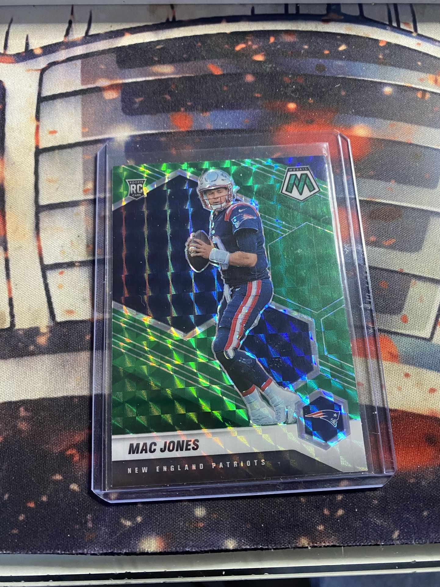 MAC JONES 2021 PANINI MOSAIC PRIZM GREEN RC PATRIOTS