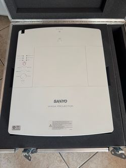 Sanyo PLC-WTC500L LCD WXGA Projector 5000 Lumens NO LENS