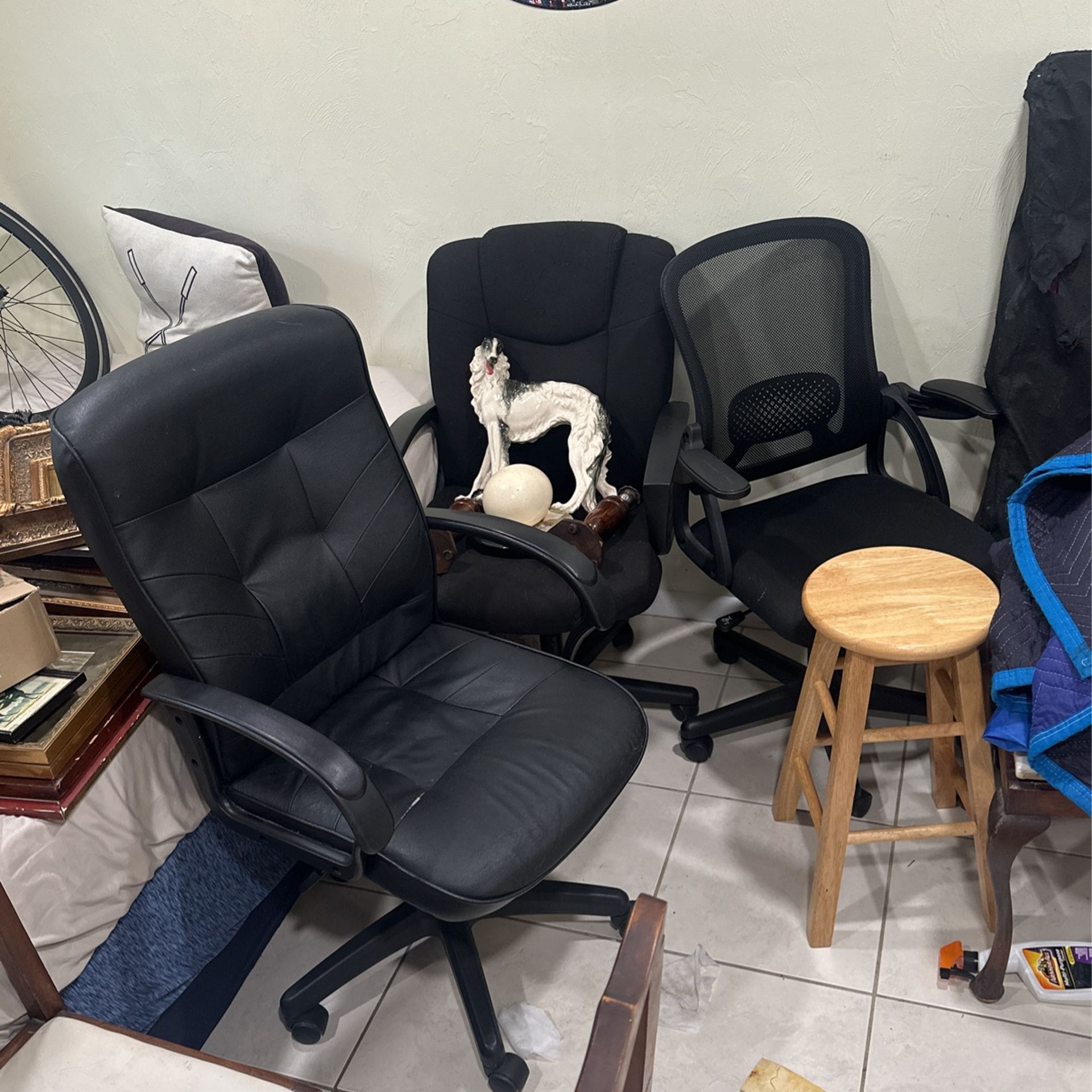 3 Swivel Chairs