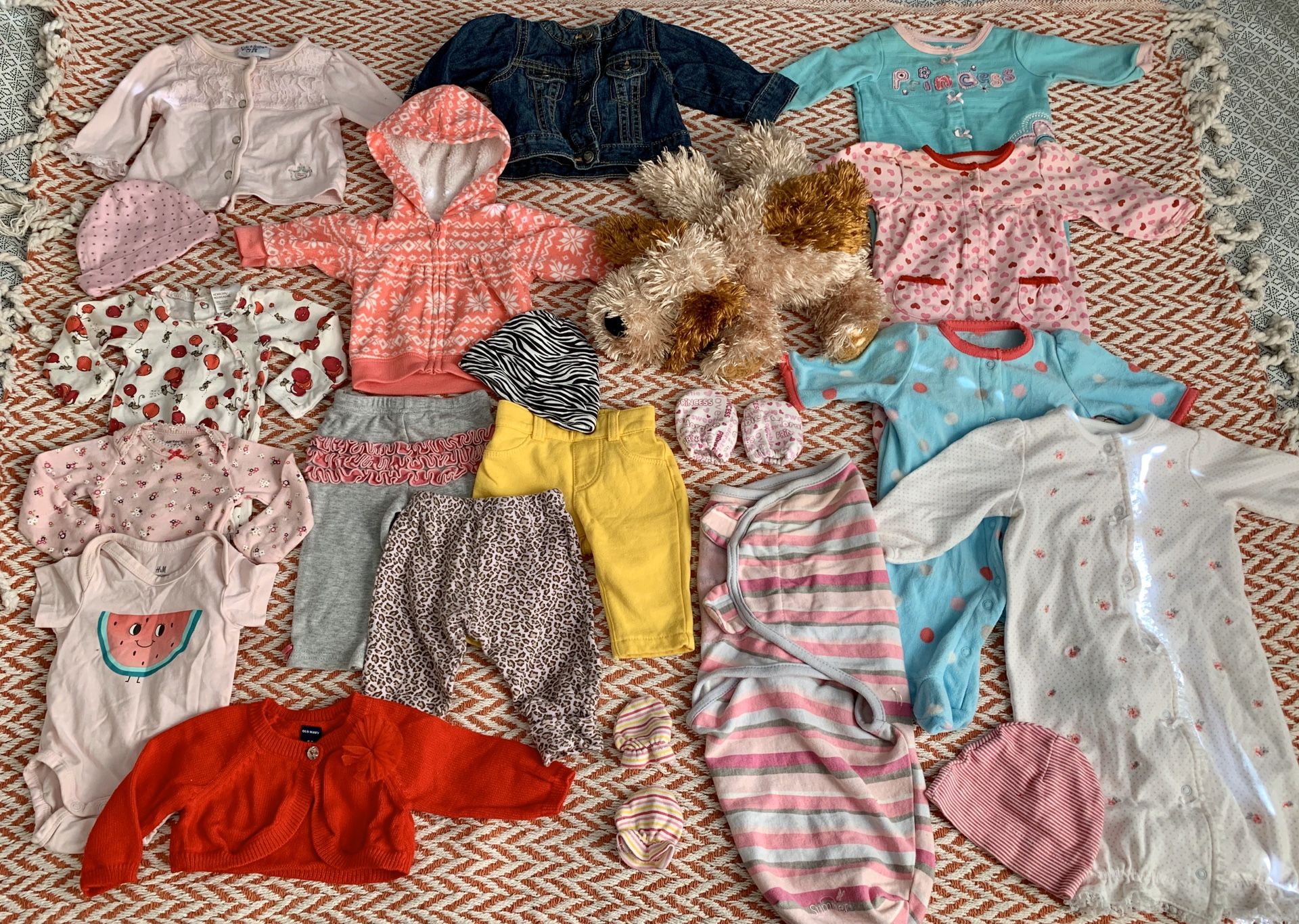 Baby girl(0-3 months)clothes & Toy!