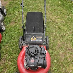 Yard Machine Lawnmower With Bag 